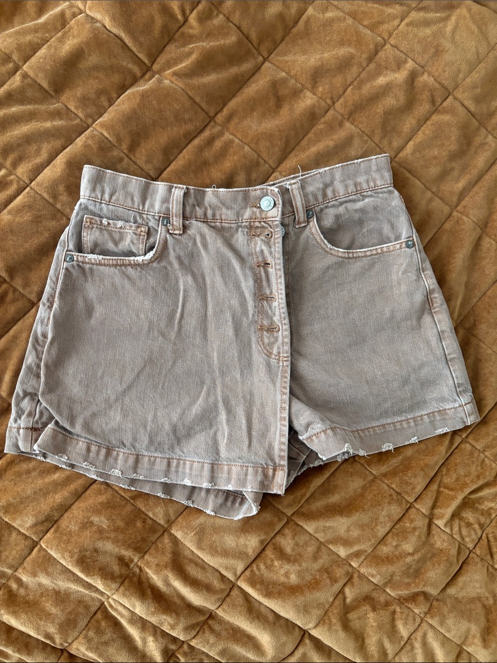 AE Women’s High-Rise Tan Denim Skort